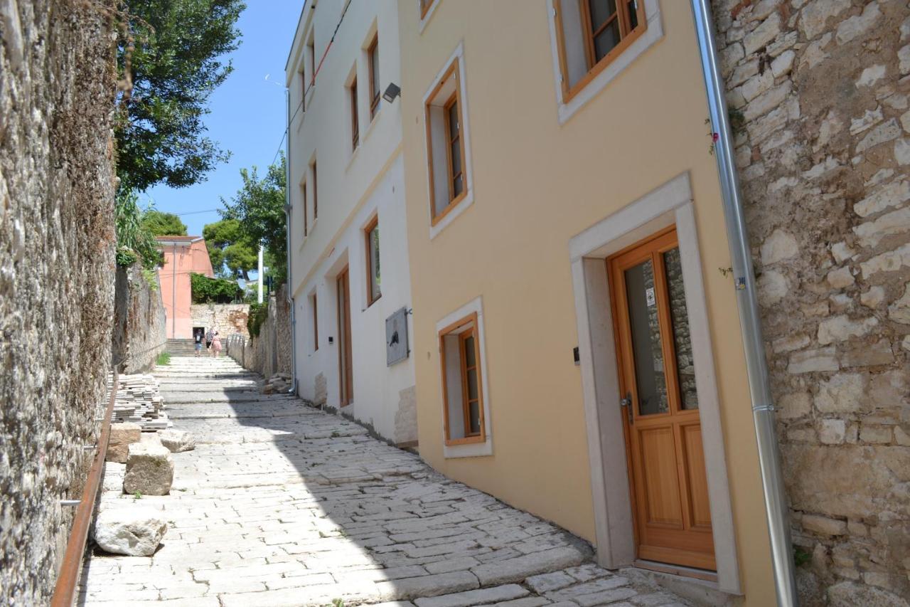 Pula Residence Rooms And Apartments Old City Center Eksteriør billede