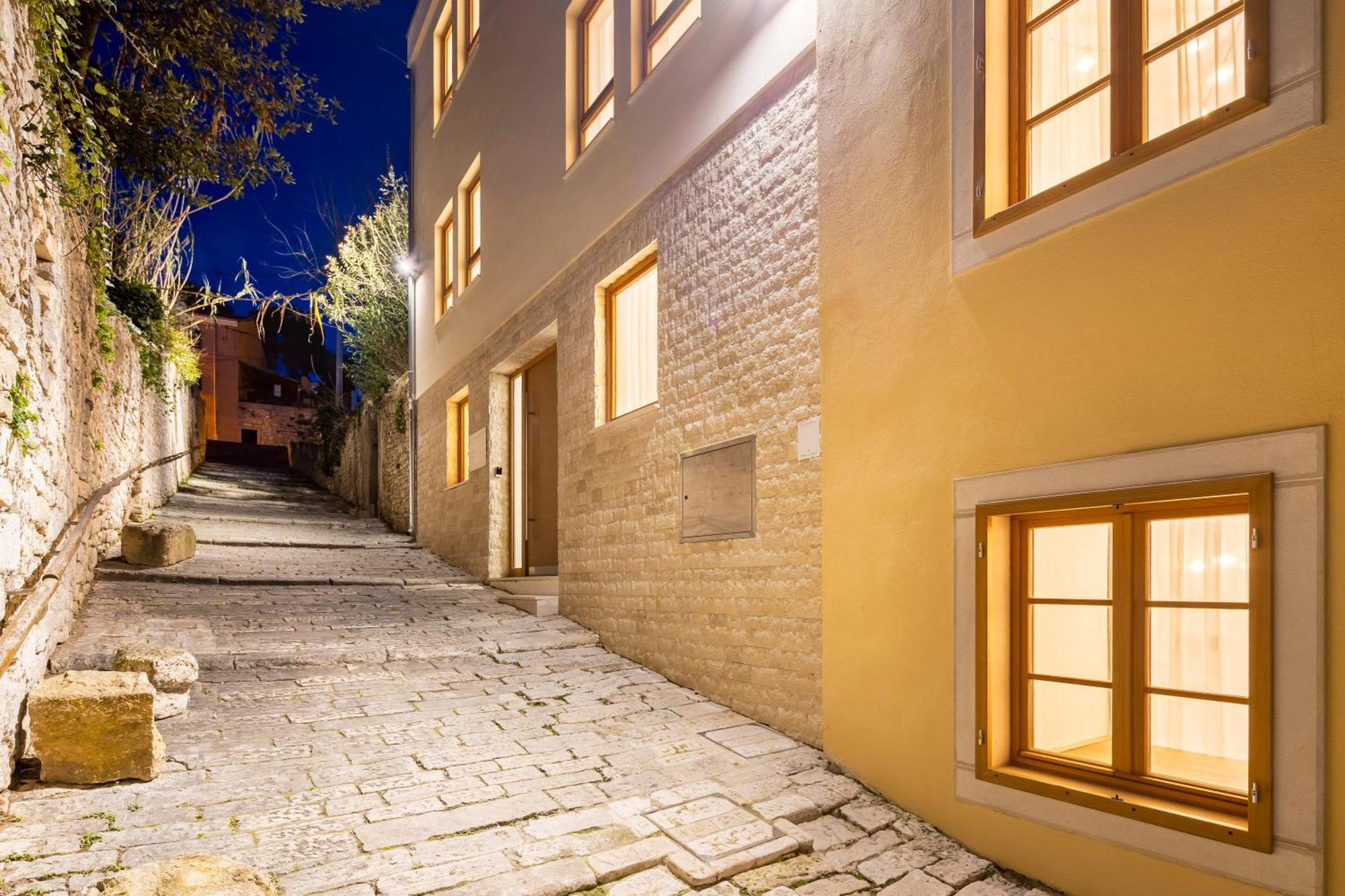 Pula Residence Rooms And Apartments Old City Center Eksteriør billede