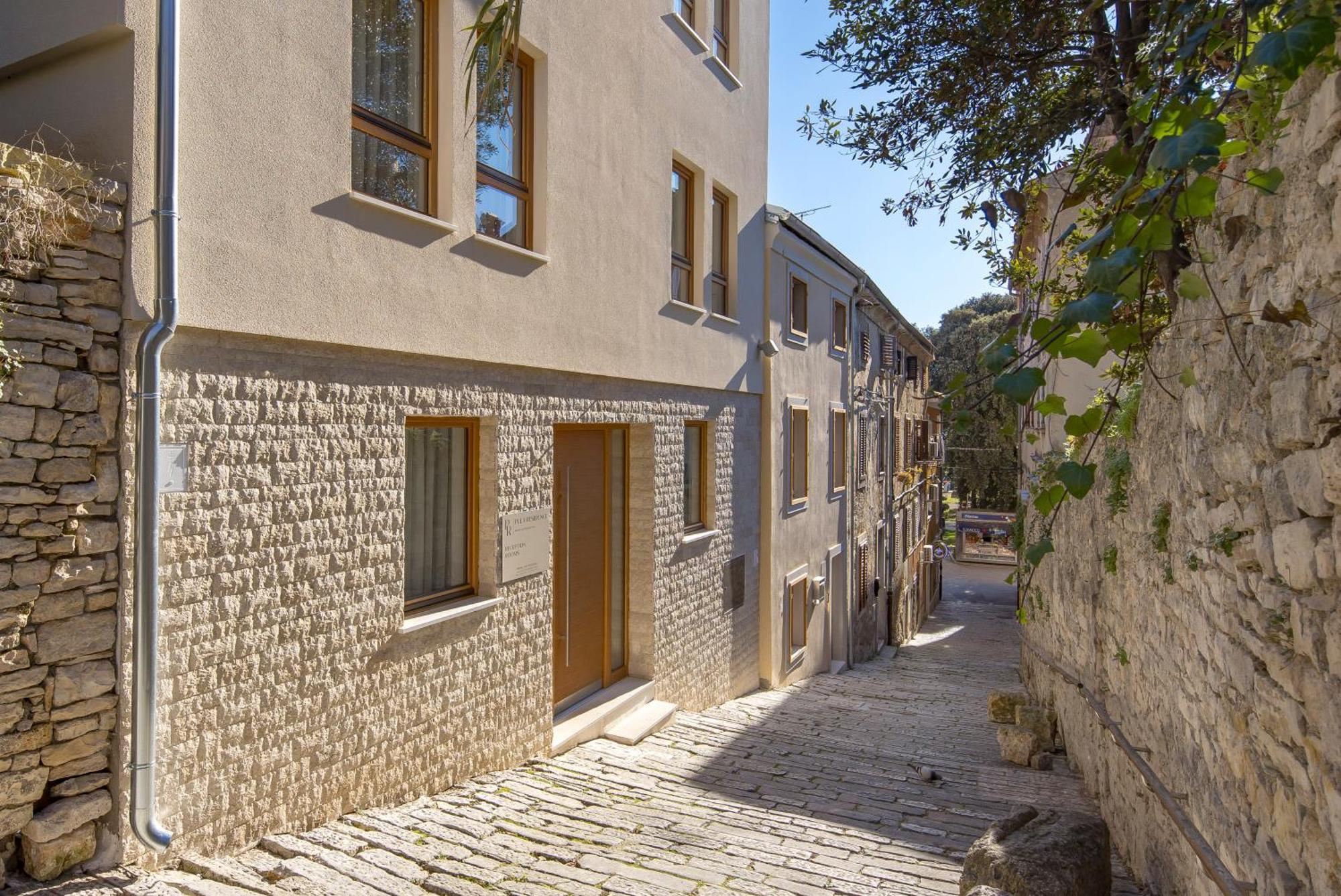 Pula Residence Rooms And Apartments Old City Center Eksteriør billede