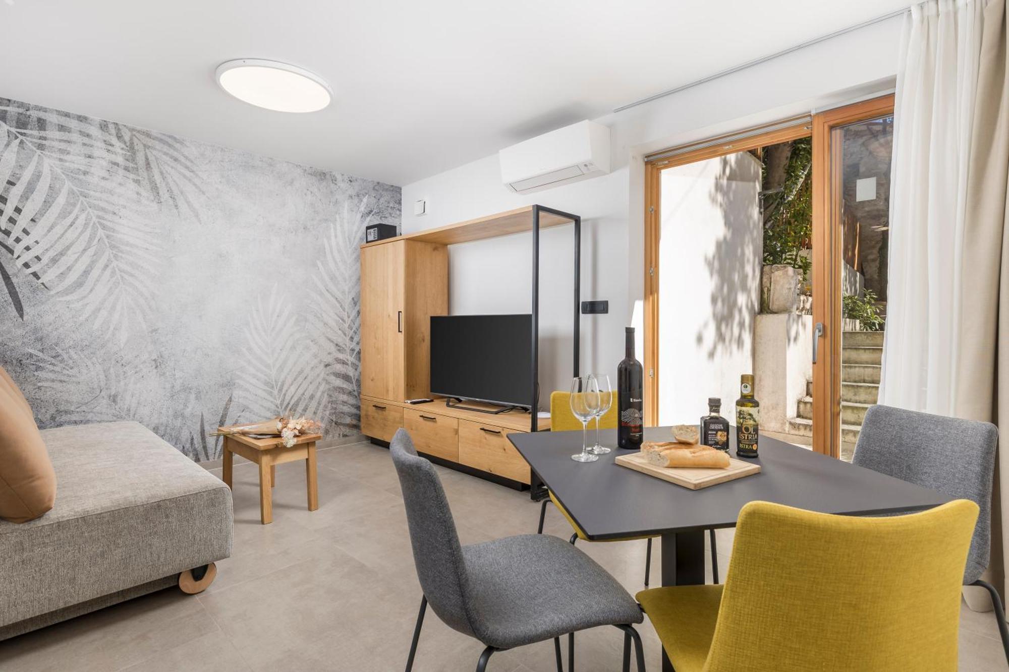 Pula Residence Rooms And Apartments Old City Center Eksteriør billede