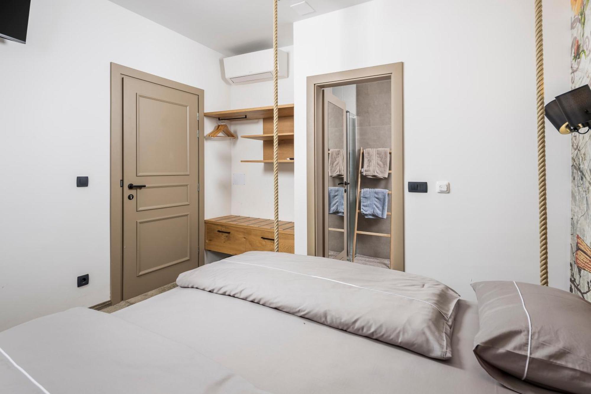 Pula Residence Rooms And Apartments Old City Center Eksteriør billede