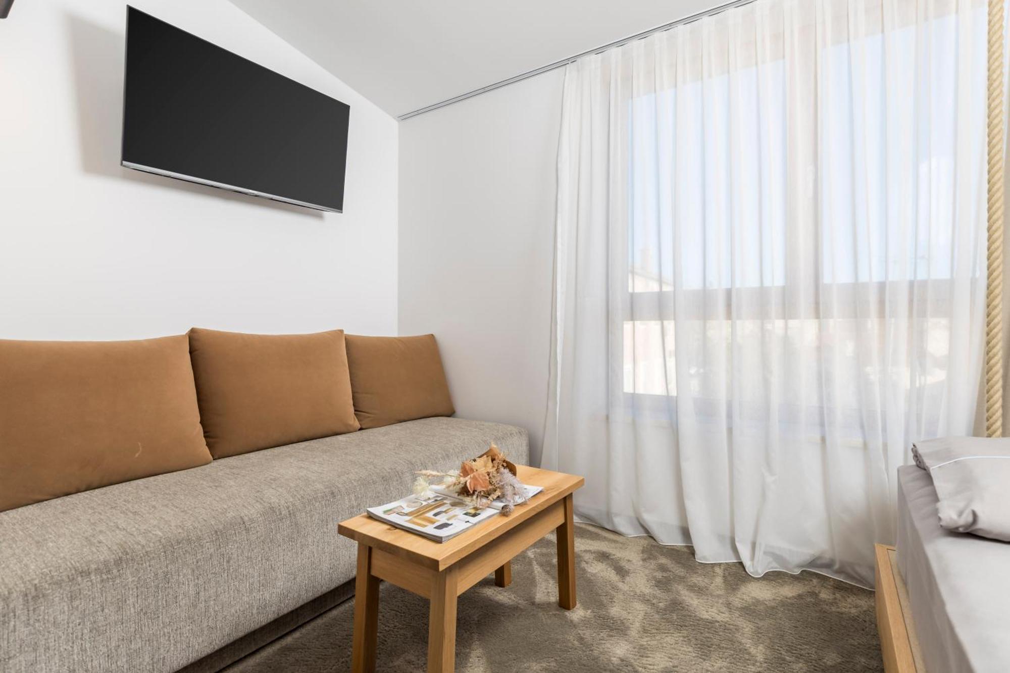 Pula Residence Rooms And Apartments Old City Center Eksteriør billede